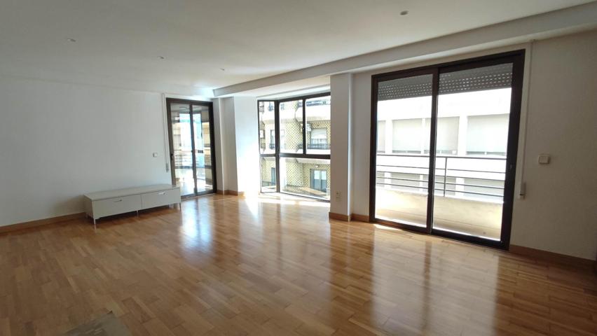 Alquiler en centro de Elche 164m2 photo 0