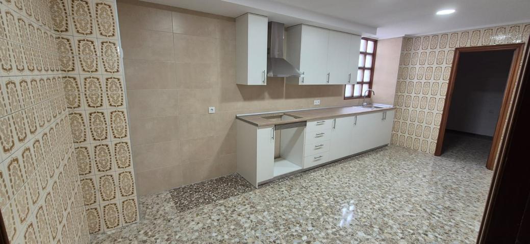 Piso en alquiler en Elche - Zona Centro photo 0