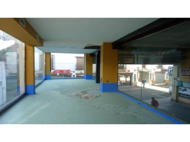 Local en venta en La Zubia photo 0