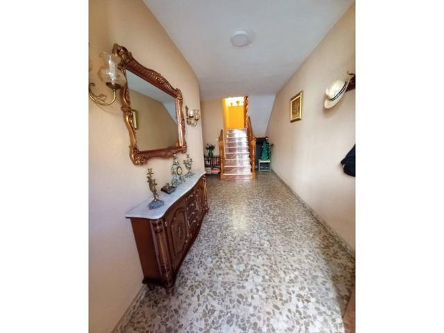 Espaciosa casa de 207 m² con 5 dormitorios y terraza – Garaje incluido photo 0