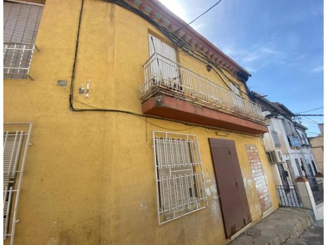 Oportunidad en Pinos Puente (Granada) – Vivienda con terraza y gran potencial photo 0