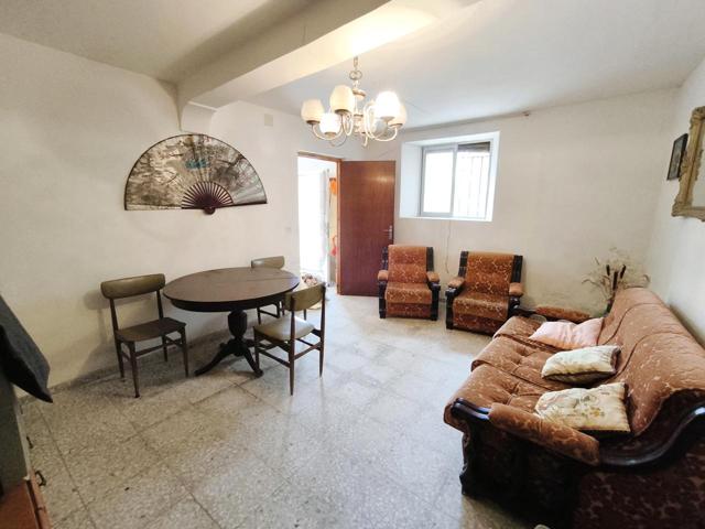 Casa De Pueblo en venta en Romanillos de Atienza de 130 m2 photo 0