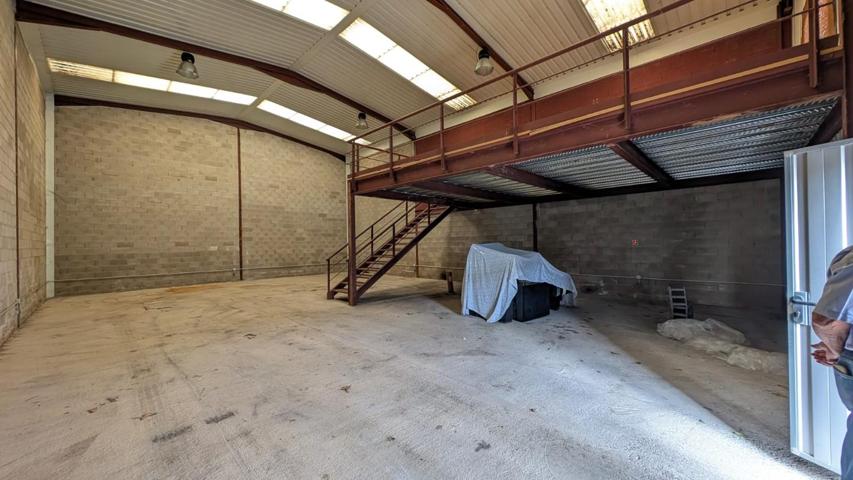 Nave Industrial en venta en Quer de 379 m2 photo 0
