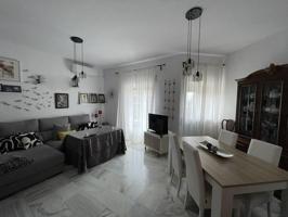 Piso En venta en Calle Alfonso De Orleans Y Borbón, Los Remedios, Sevilla photo 0