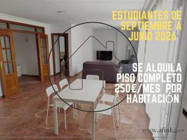 ALQUILER ESTUDIANTES CURSO 2025-2026 - JUNTO A LA PLZ DE LA MERCED - 5 habitaciones - Ascensor photo 0