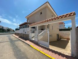 Se vende fantástico chalet en Vera playa!!! photo 0