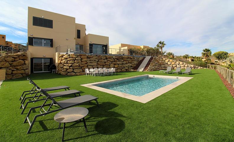 SE VENDE EXCLUSIVA VILLA DE 6 DORMITORIOS EN VALLE DEL ESTE, VERA!!! photo 0