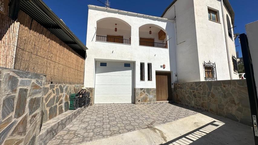 Se vende maravilloso chalet independiente en Nevada alpujarra Granadina!!!! photo 0