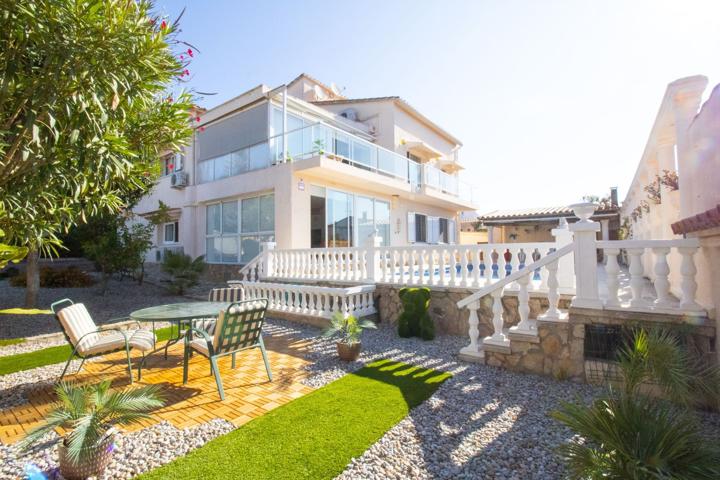 Villa En venta en Roses photo 0