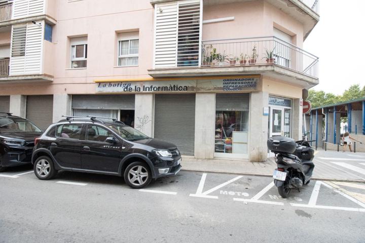 Local En venta en Roses photo 0