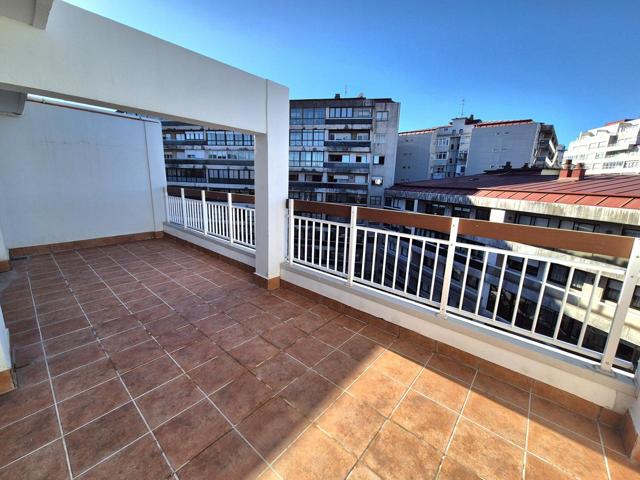 ÁTICO EN PLENO CENTRO DE VIGO CON AMPLIA TERRAZA photo 0