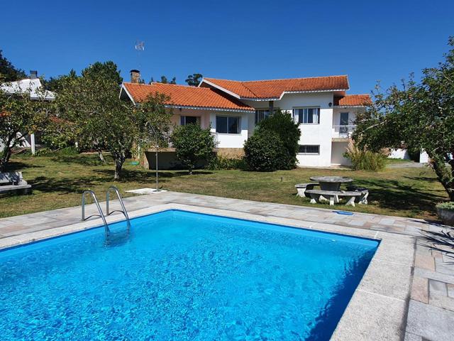 CHALET EN CAMOS CON PISCINA photo 0