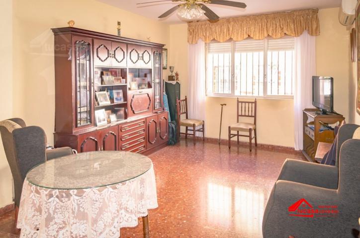 VIVIENDA PARA ENTRAR A VIVIR CON PATIO PRIVADO EN EL NARANJO photo 0