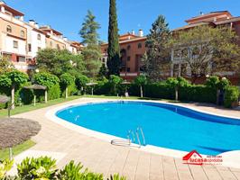 ¡Increíble oportunidad! Piso con piscina, terraza y garaje en Arruzafilla, Córdoba photo 0