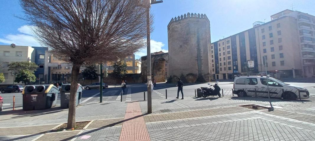 Local a pie de calle ideal para montar un negocio cercano y accesible al cliente photo 0