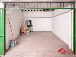 Cochera cerrada de 15 m² en Colonia de la Paz – Arroyo del Moro – Ctra. Trassierra photo 0