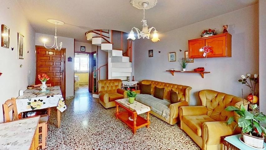 Piso-dúplex próximo al centro de Motril. C.las Cañas photo 0