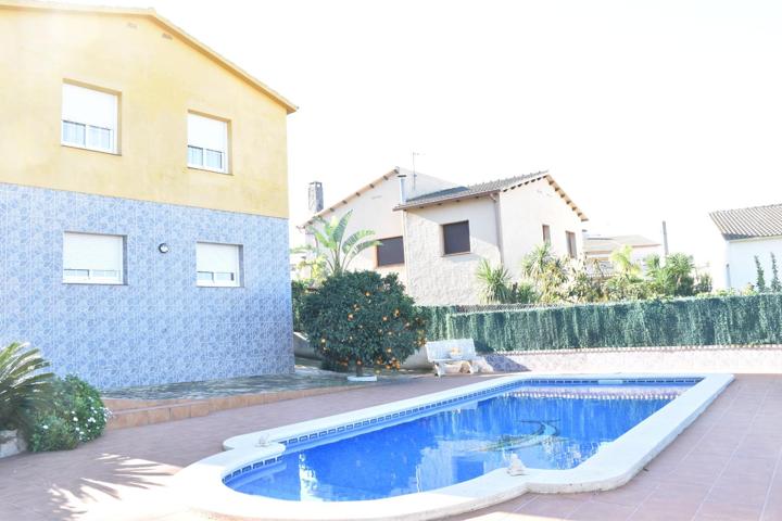 CASA CON PISCINA EN OASIS VENDRELL photo 0