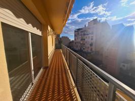 COMPLETO PISO DE 3 HABITACIONES EN EL CORAZÓN DE EL VENDRELL photo 0