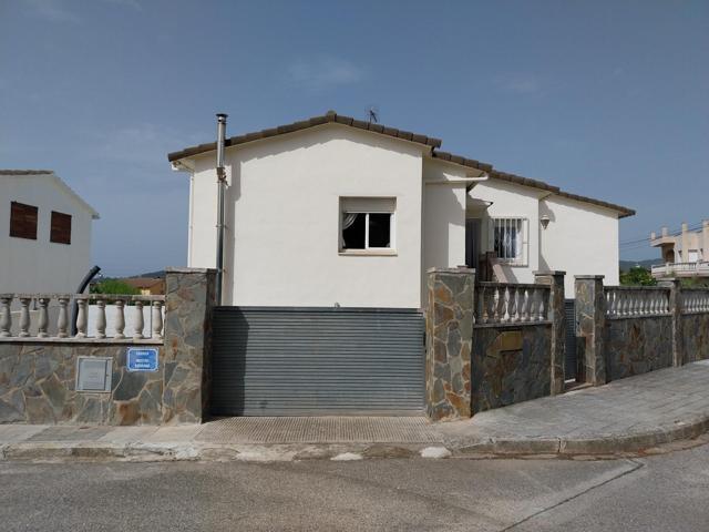 CHALET ADOSADO EN URB. EDEN PARK - EL VENDRELL photo 0