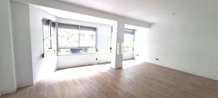 PISO EN VENTA EN LA ZONA DEL ENSANCHE DE VALENCIA - ZONA GRAN VIA- CON GARAJE DIRECTO EN FINCA. photo 0