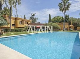 Se Vende Espectacular Chalet Independiente en urbanización de lujo en Picassent photo 0
