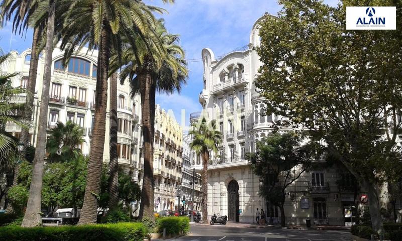 Cafetería – Restaurante en traspaso en Gran Vía, Valencia photo 0