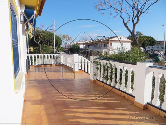 FANTÁSTICO CHALET DE ESQUINA photo 0