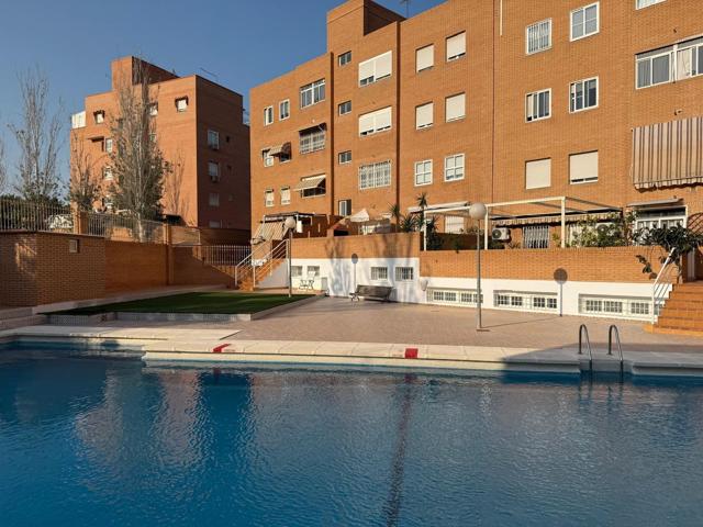 Piso En venta en Calle Costa De La Luz, Villablanca - Torrecárdenas, Almería photo 0