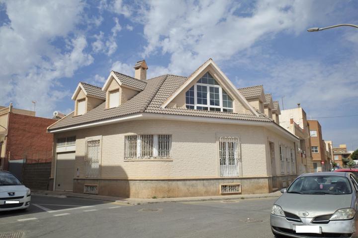 Casa En venta en Calle Tierno Galvan, 16, Alhama De Almería photo 0