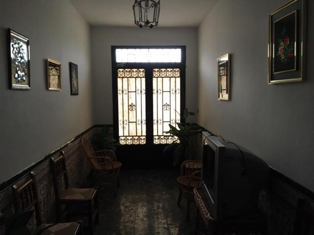 CASA UNIFAMILIAR EN ZONA DE VENTA NUEVA CON AMPLIAS SUPERFICIES Y GARAJE INCLUIDO !!! photo 0