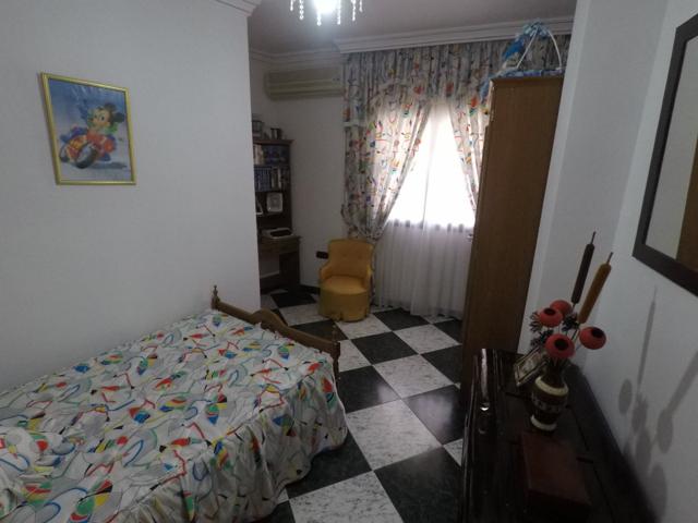 VENTA DE CASA EN ZONA REDONDA SUR, CONSTA DE 127M2 BUENAS Y AMPLIAS  DISTRIBUCIONES. photo 0