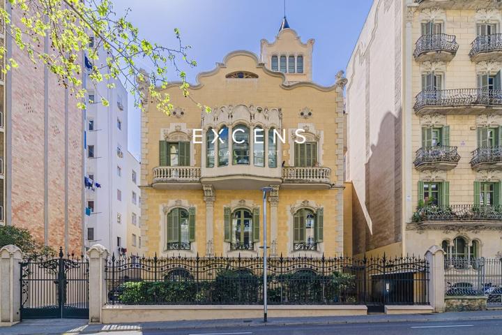 Ático único con torreón y terrazas en finca modernista en Barcelona photo 0