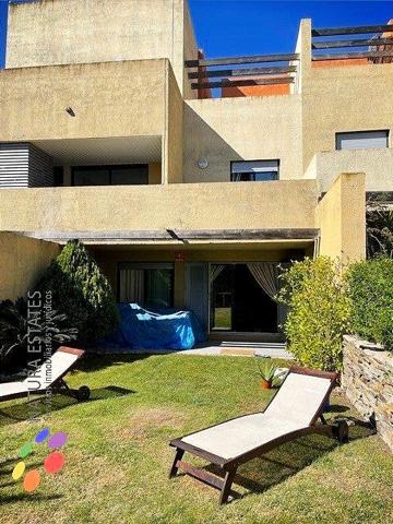 OPORTUNIDAD!! AMPLIO TRIPLEX EN CAMPO DE GOLF photo 0