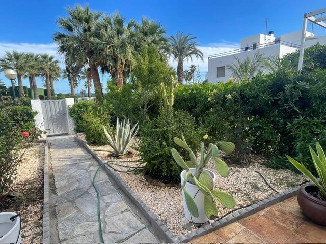 CHALET ADOSADO A 100 MTS DE LA PLAYA: 3 DORMITORIOS Y VISTAS AL MAR photo 0