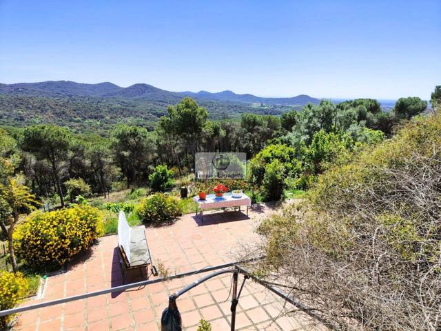 Casa en venta en Urbanitzacions El Mas Móra-Sant Daniel-Blanes Mar photo 0