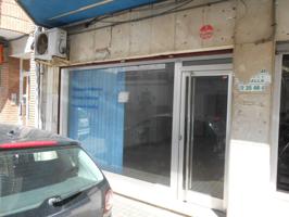 Local comercial en venta en Blanes photo 0
