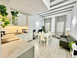 Casa totalmente reformada en venta en Centre photo 0