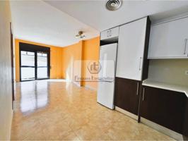 Piso en venta en Mont Ferrant photo 0