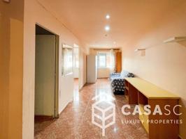 Piso En venta en Calle Dels Reis, Fontetes, Cerdanyola Del Vallès photo 0
