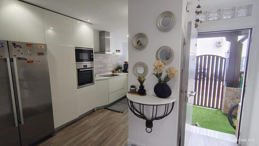 Unifamiliar Pareada En venta en Aljarafe, Gelves photo 0