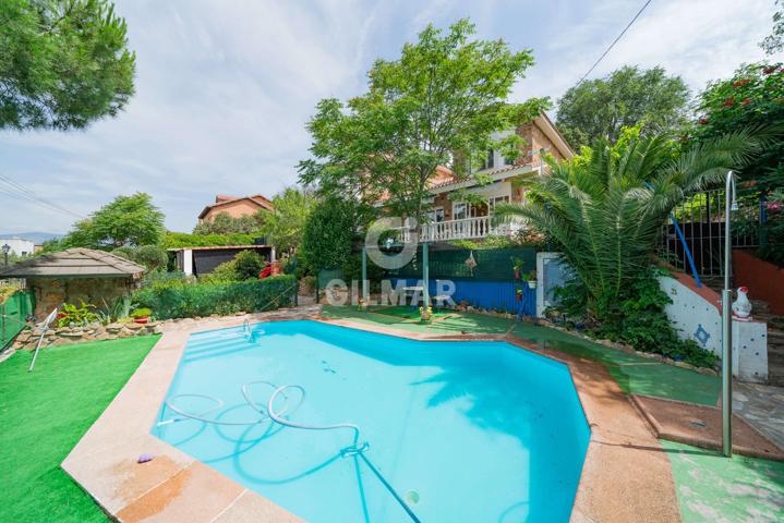 Chalet - Chalet Independiente - Venturada photo 0