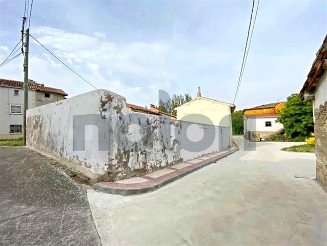 Unifamiliar Pareada En venta en Villanasur, 3, Valle De Oca photo 0