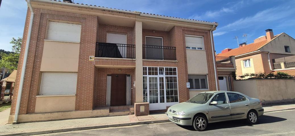 Unifamiliar Pareada En venta en Calle Vicente Aleixandre, 0, Cabezón De Pisuerga photo 0