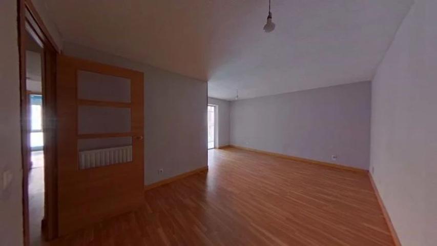 Piso En venta en Calle Riojanos, Puente De Vallecas, Madrid photo 0
