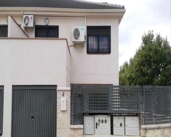 Unifamiliar Pareada En venta en Calle Venecia, 0, La Montaña-El Cortijo, Aranjuez photo 0