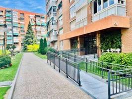 Piso En venta en Calle De Puentelarra, Villa De Vallecas, Madrid photo 0