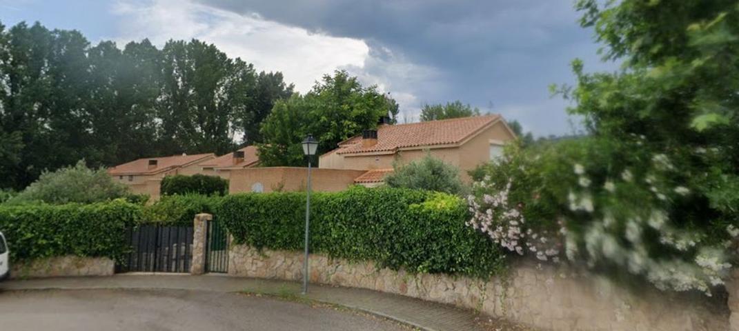 Casa En venta en Cl Santa Maria, 4, Pelayos De La Presa photo 0