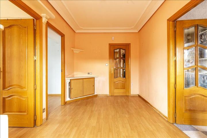 Piso En venta en Cl Sierra Carbonera, 43, Puente De Vallecas, Madrid photo 0