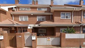 Unifamiliar Pareada En venta en Cl Ecuador, 75, Las Américas, Parla photo 0